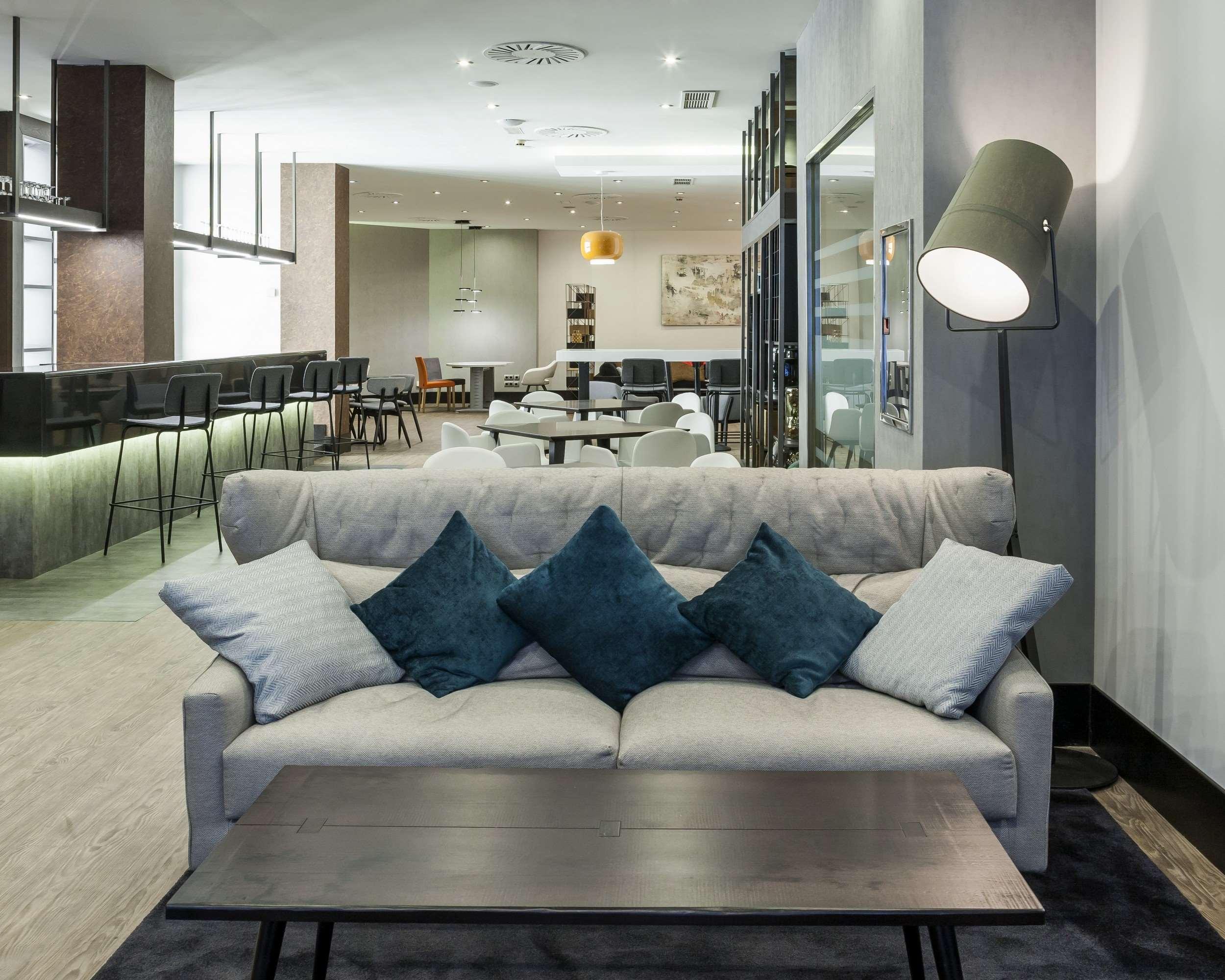 Hotel Ilunion Bilbao Buitenkant foto